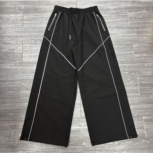 Ensemble de survêtement d'hiver léger à capuche pour homme, personnalisé, en polyester/coton uni, noir, coupe ample et décontractée, avec cordon de serrage et bordure contrastante - Product Image 4