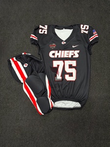 Ensemble d'uniformes de football américain sur mesure de qualité supérieure, maillot sublimé et pantalon de football intégré pour hommes - Product Image 1