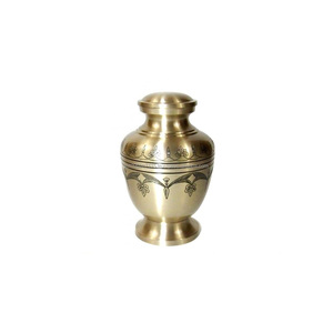 Urnes de souvenir en laiton décoratives abordables pour les cendres créées avec art offrant un souvenir élégant pour les familles - Product Image 2