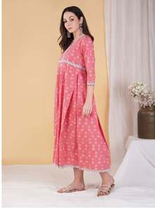 คอวีมีสไตล์ คอกลม แขนยาว พิมพ์ลายดอกไม้ เอวสูง แม็กซี่เดรสยาวสำหรับผู้หญิง ชุดเดรสแขน 3/4 ลำลองหรูหรา - Product Image 4