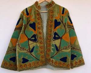 Chaqueta Bomber de Terciopelo Acolchada con Bordado Floral Verde |   Abrigo Corto de Regalo para Ella |   Abrigo Elegante de Invierno - Product Image 1