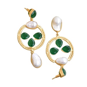 Pendientes de Perlas Refinadas con Piedras Preciosas Auténticas, Chapados en Rodio y Joyería de Calidad Artesanal - Product Image 4