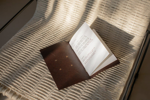Porte-menu élégant en cuir véritable, panneau unique, vente en gros, couverture de menu pour restaurant, liste des vins d'hôtel ALM-0065 - Product Image 6