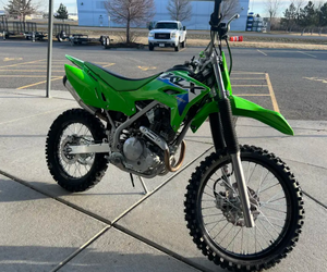 มอเตอร์ไซค์ KLX230R รุ่นใหม่ ปี 2025 รองรับการผลิตแบบ OEM ODM ปรับแต่งได้ตามต้องการ รับประกันนาน 3 ปี พร้อมจัดส่งทั่วโลก - Product Image 2