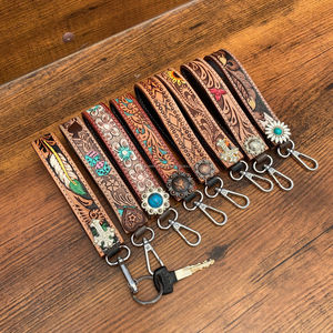 Nouveau porte-clés bracelet en cuir repoussé à la main personnalisé Logo personnalisé porte-clés Concho en cuir véritable cadeau promotionnel pour unisexe - Product Image 5