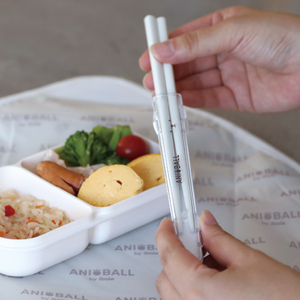 ANIBALL Fabriqué au Japon Baguettes pour enfants en bois naturel antibactériennes avec étui animal, compatibles lave-vaisselle, résistantes à la chaleur 100°C, 205mm - Product Image 4