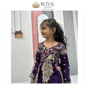 Colección de Ropa Tradicional India: Lehenga Choli de Seda Chinnon Ligera y de Alta Calidad, Nuevo Diseño de Choli para Niños en Venta - Product Image 2