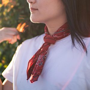Bandana carré en satin de coton personnalisable Hysaf Apparels Co, unisexe, respirant, accessoire de mode pour la tête, foulard imprimé numériquement - Product Image 2