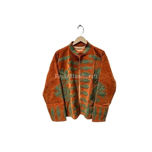 Veste en velours marron brodée Suzani, faite à la main, veste d'hiver unisexe, manteau avec doublure en coton, manteau pour femme - Product Image 1