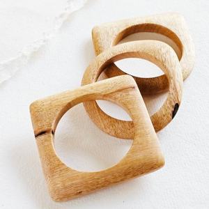 Pulseras de Madera Hechas a Mano con Acabado Natural e Incrustaciones de Latón, Colección de Pulseras para Mujer, Craft Emporium Exports, Uttar Pradesh - Product Image 1