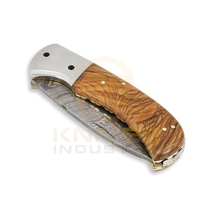 มีดพับเหล็กดามัสกัสทำมือแบบกำหนดเองสำหรับ OEM พร้อมด้ามไม้มะกอก |   มีดพกพา EDC ระดับพรีเมียมสำหรับล่าสัตว์และตั้งแคมป์ - Product Image 5