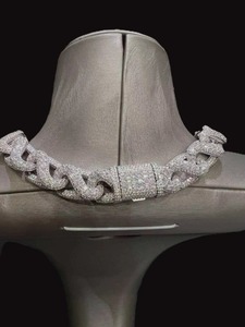 Chaîne cubaine en moissanite diamantée la plus vendue, bijoux de mode hip-hop pour hommes et femmes, disponible en gros - Product Image 2