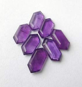อเมทิสต์ธรรมชาติทรงหกเหลี่ยมเจียระไนแบบแท็บเล็ต  ขนาดปรับเทียบแล้ว สำหรับทำเครื่องประดับ พลอยหลวม - Product Image 4
