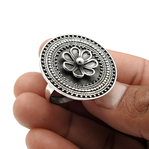 Bague cocktail fleurie vintage, vente flash, fabriquée en argent sterling 925, joli bijou bohème, idéale pour un anniversaire et un mariage - Product Image 5