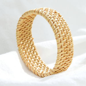 Pulsera de ratán a bajo precio, estilo lindo para mujeres, brazaletes tejidos a mano de la mejor calidad. - Product Image 3