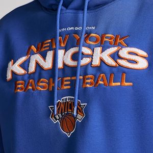 Sudadera con Capucha de Forro Polar Personalizada de la NBA para Hombre - Sudadera con Parche de Chenilla y Bolsillo Tipo Canguro - Product Image 4