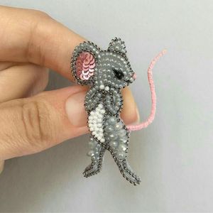 Broche Decorativo de Lujo con Bordado y Cuentas, con Elegantes Diseños Hechos a Mano, para Regalos y Accesorios de Boutique - Product Image 5