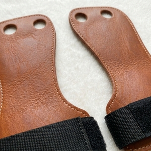 Poignées de gymnastique en cuir avec 2 trous, fermeture à boucle réglable pour la musculation, protection des paumes, unisexe, entraînement de force - Product Image 5