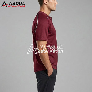 Maillot de baseball pour homme, tissu léger et coupe confortable, idéal pour les entraînements et les matchs, avec un look élégant et un matériau de qualité. - Product Image 5