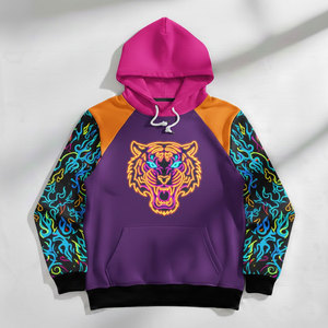Sudadera con Capucha Estilo Cyberpunk para Hombre, con Estampado Neón en el Centro y Mangas con Diseño de Circuitos Electrónicos, Prenda Técnica de Alto Rendimiento - Product Image 6