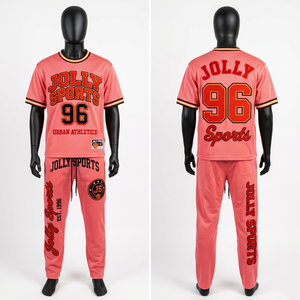 Conjunto deportivo de pantalón y camiseta de malla de alta calidad para hombre, color coral, transpirable, con logo estampado. - Product Image 3