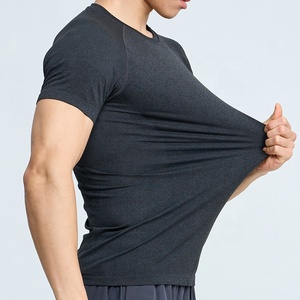 T-shirt de sport pour homme, gris foncé, manches courtes, col rond, coupe ajustée, séchage rapide, tricoté, couleur unie, polyester, vêtements de sport - Product Image 5