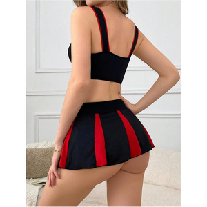 Nouvel ensemble uniforme de cheerleading OEM 2026 – Haut court à col en V noir et rouge, jupe en Spandex/Polyester dégradé pour adolescentes – En stock - Product Image 6