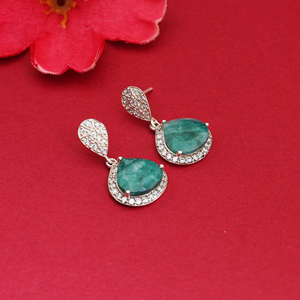 Nouvelle Arrivée 2026 Boucles d'Oreilles Pendante Émeraude Tendance de Haute Qualité en Argent Sterling 925 pour Femmes et Filles, Idéales pour Mariages et Soirées - Product Image 1