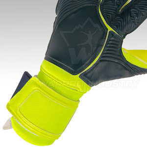Gants de gardien de but élégants et sécurisés avec sangle de poignet réglable pour une performance stable au football - Product Image 6