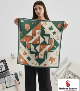 Collection en gros de foulards carrés tendance personnalisés, imprimés, doux au toucher soyeux, pour la mode, les couvre-chefs, les hijabs et les châles - Product Image 3