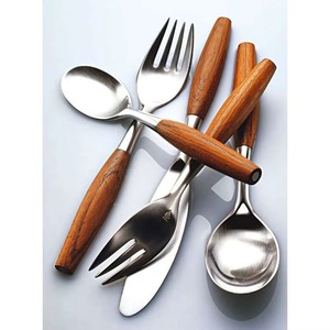 Magnifique ensemble de couverts en acier inoxydable avec manche en bois, idéal pour servir des plats traditionnels et contemporains. - Product Image 5
