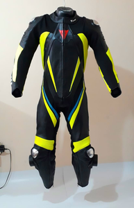 Combinaison en cuir pour moto de course sur mesure – Protection hivernale haut de gamme - Product Image 5