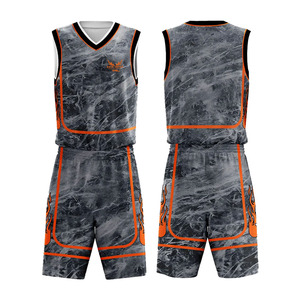 Uniforme de Baloncesto Sublimado Personalizado, Sin Mangas, Cuello en V, Gris con Estampado de Llamas Naranjas, Unisex para Adultos, Absorbe la Humedad - Product Image 1