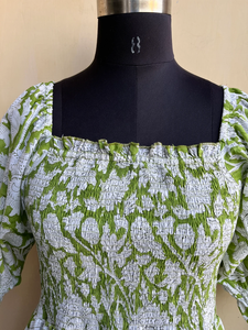 เดรสยาวโบฮีเมียนลายดอกไม้ ผ้าฝ้ายสีเขียว พิมพ์ลายด้วยมือ คอเหลี่ยม แขนยาว เดรสยาวพิมพ์ลายดอกไม้ - Product Image 2