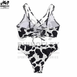 Ensemble bikini bleu uni sans bretelles pour femme, deux pièces, haut bandeau et bas string, maillot de bain extensible en tricot pour la plage - Product Image 2