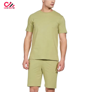 Ensemble court personnalisé à prix abordable pour homme – Chemise boutonnée et short décontractés pour la plage et l'été – Tenue de vacances assortie - Product Image 4