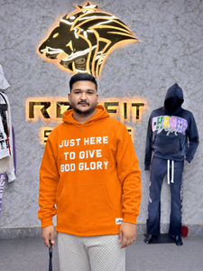 Sweat-shirt à capuche orange pour homme, imprimé « Just Here To Give God Glory », coupe classique, en molleton de coton, style décontracté pour l'automne - Product Image 1