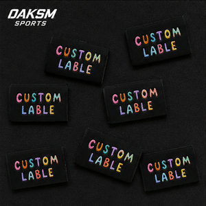 ป้ายคอเสื้อผ้าแบบทอผ้าลายดามัสก์ ยี่ห้อ OEM ตามสั่ง คุณภาพสูง ป้ายแท็กเสื้อผ้าแบบกำหนดเอง ป้ายคำแนะนำการซักและขนาด ป้ายปลายแขนเสื้อ ป้ายขอบเสื้อ - Product Image 4
