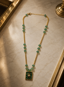 Collier personnalisé plaqué rhodium avec pendentif en émail bleu roi « Maman » et chaîne maille forçat ornée de CZ en forme de cœur et d'étoile – Bijou cadeau pour la fête des Mères - Product Image 3