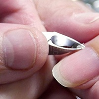 Pince à cuticules et ongles en acier inoxydable léger de haute qualité Coupe-ongles de forme ronde et facile à utiliser sur les doigts