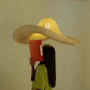 Lampada a Sospensione LED Artigianale in Rattan e Paglia di Bambù, Stile Costiero Tradizionale, Ecologica, per Camera da Letto e Casa - Product Image 3