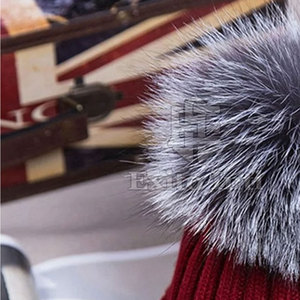 Gorros de Piel de Alta Calidad para Mujer, Gorros de Invierno de Lujo al por Mayor, Gorros de Punto con Pompón de Piel Auténtica, Fabricante de Gorros Personalizados - Product Image 4