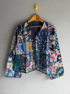 Veste en coton patchwork vintage, col en V, bouton unique, coupe ample, unisexe, vêtement d'extérieur pour le printemps avec poches, cadeau pour elle - Product Image 1