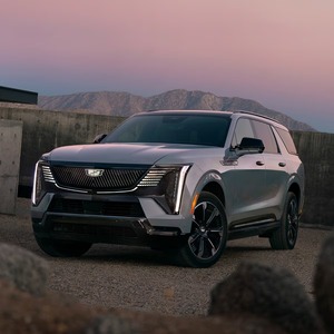 ข้อเสนอสุดพิเศษ Cadillac Escalade Sport Luxury รถ SUV ขนาดใหญ่ เครื่องยนต์ทรงพลัง ภายในกว้างขวาง และประสบการณ์การขับขี่ที่สะดวกสบาย - Product Image 4