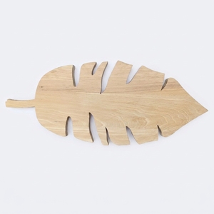 Décoration murale en bois sculpté à la main, silhouette de feuille, style minimaliste tropical, sculpture murale botanique en bois pour salon et chambre à coucher - Product Image 1