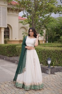 Conjunto de Lehenga Choli de Viscosa Jacquard Premium para Mujer, Marca Onam, con Dupatta en Contraste - Product Image 5