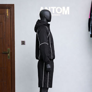 ชุดเซ็ตเสื้อฮู้ดดี้และแจ็คเก็ต กางเกงขาสั้น แบรนด์ OEM รับทำโลโก้ตามสั่ง ผลิตจำนวนมาก สไตล์ลำลอง สตรีทแวร์ ผ้าโพลีเอสเตอร์ ไนลอน ชุดวอร์มกันลม สำหรับผู้ชาย - Product Image 3