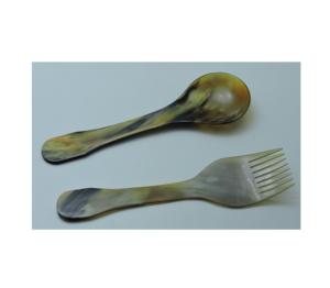 Ensemble de 2 cuillères à salade en corne, design unique, fabriquées à la main à partir de corne de buffle naturelle, prix usine. - Product Image 1