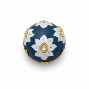 Elegante botón floral azul marino con diseño de flor blanca y detalles de cristal para ropa formal masculina - Product Image 1