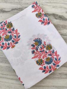 Tela de algodón Sanaganeri con estampado en bloque, tela estampada a mano en Jaipur, tela india para vestidos, proveedor mayorista de tela de algodón. - Product Image 6